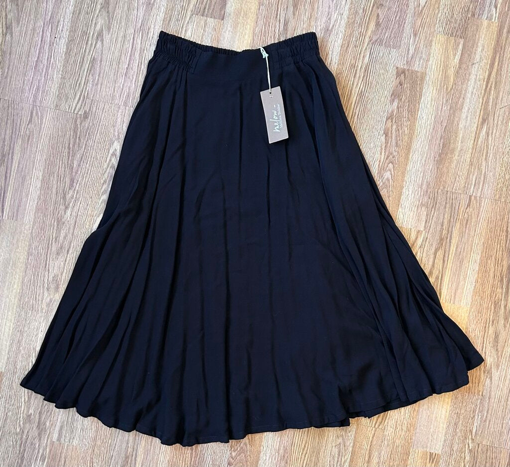 Melow NWT "Guillermo" twirl skirt (M)