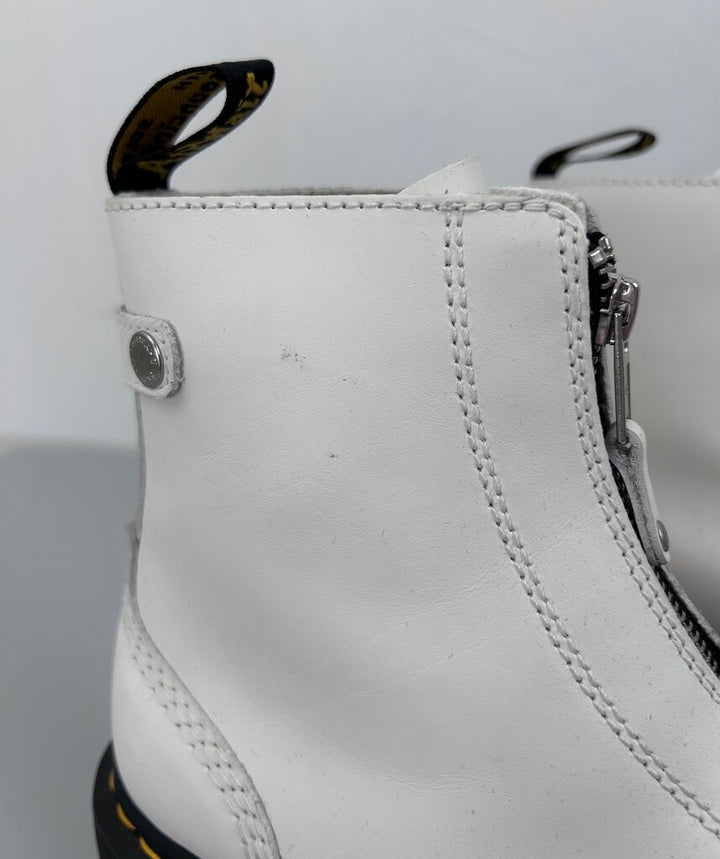 Dr. Martens zip up platform boot (size 7.5)