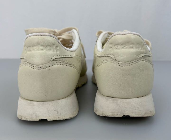 Reebok classic leather pastel sneaker (size 7)