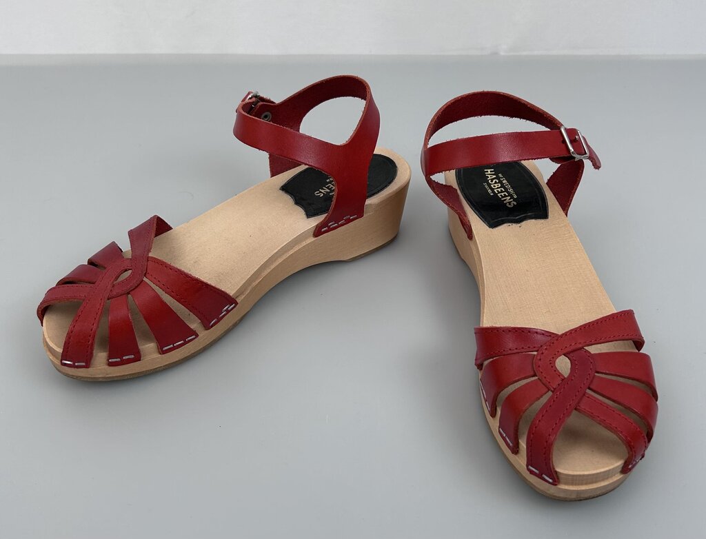 Swedish Hasbeens Snakeskin print Clogs Size 36 6.5