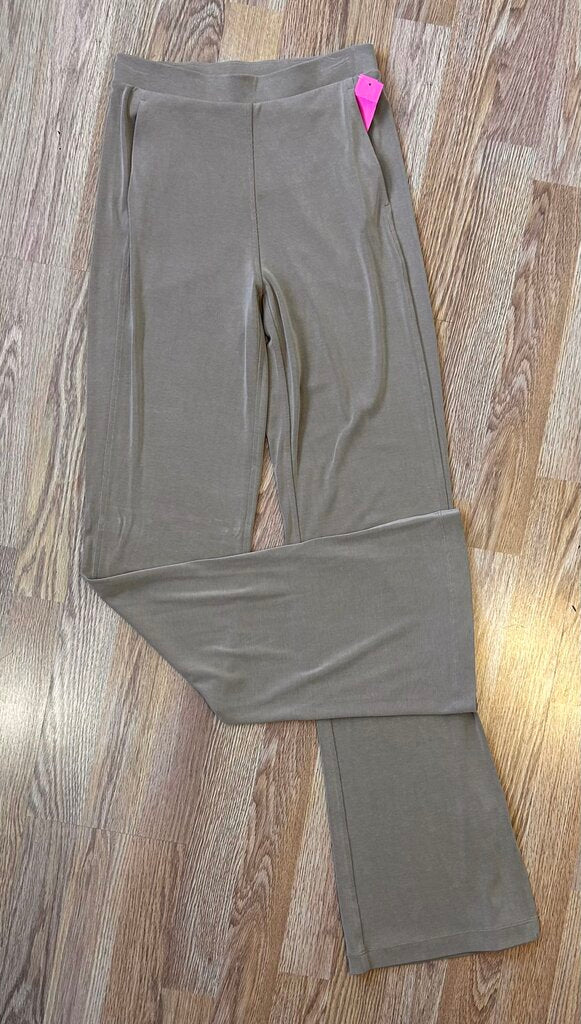 Lululemon drapey softstreme flare pant (XS)