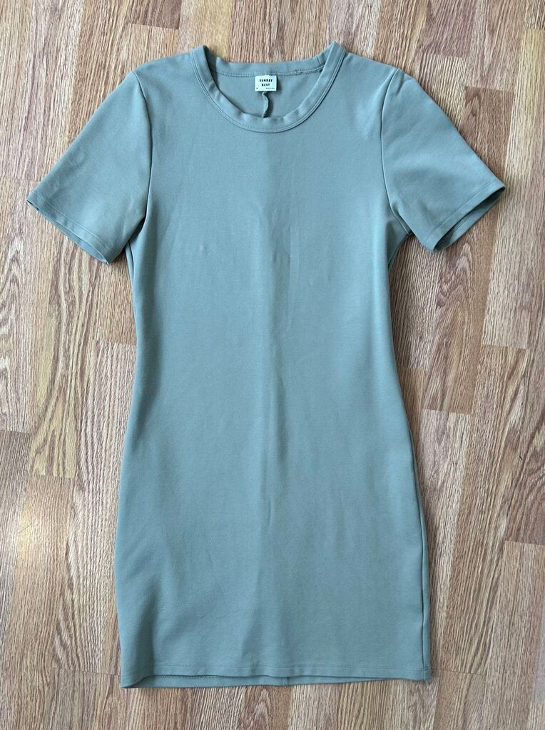 Sunday best t-shirt dress (M)
