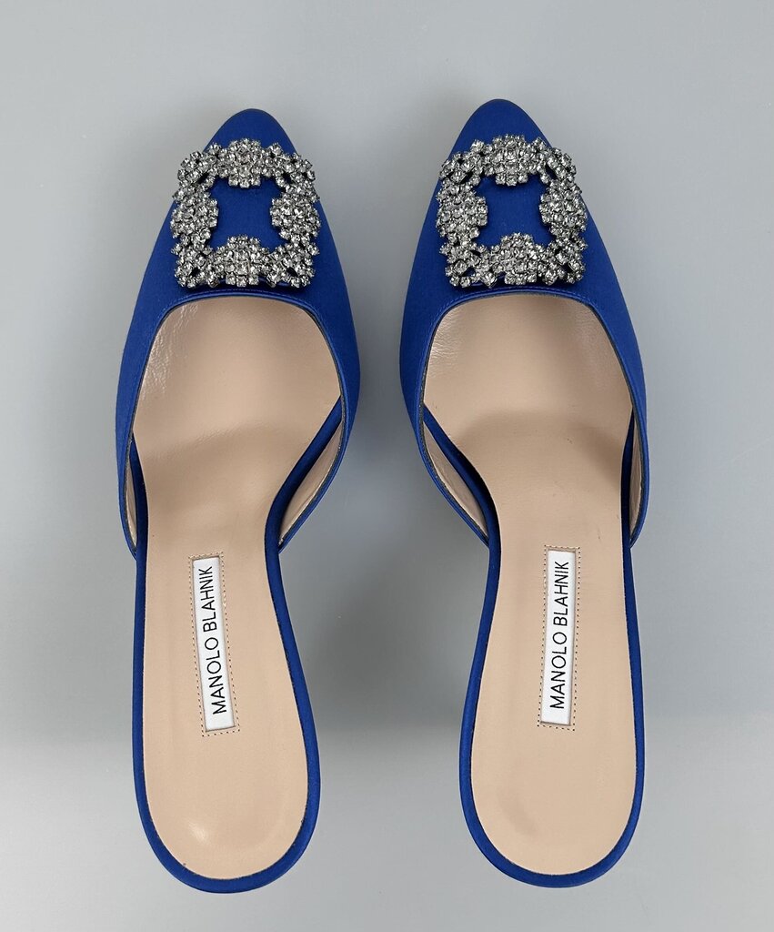 Manolo Blahnik NWB Hangisi satin mule (size 7.5)