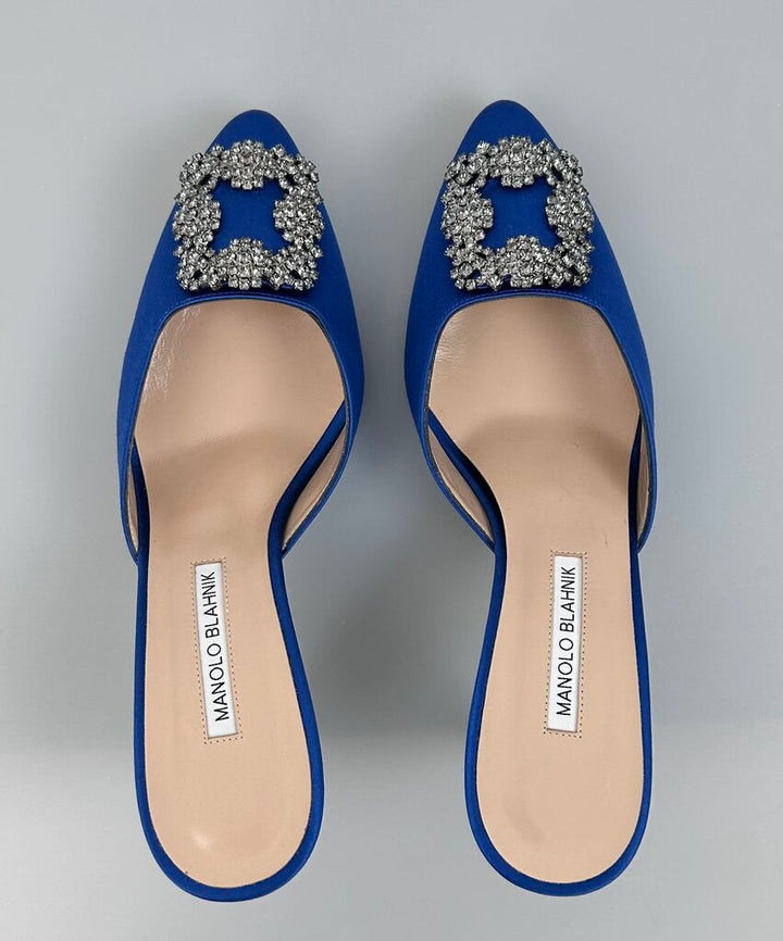 Manolo Blahnik NWB Hangisi satin mule (size 7.5)