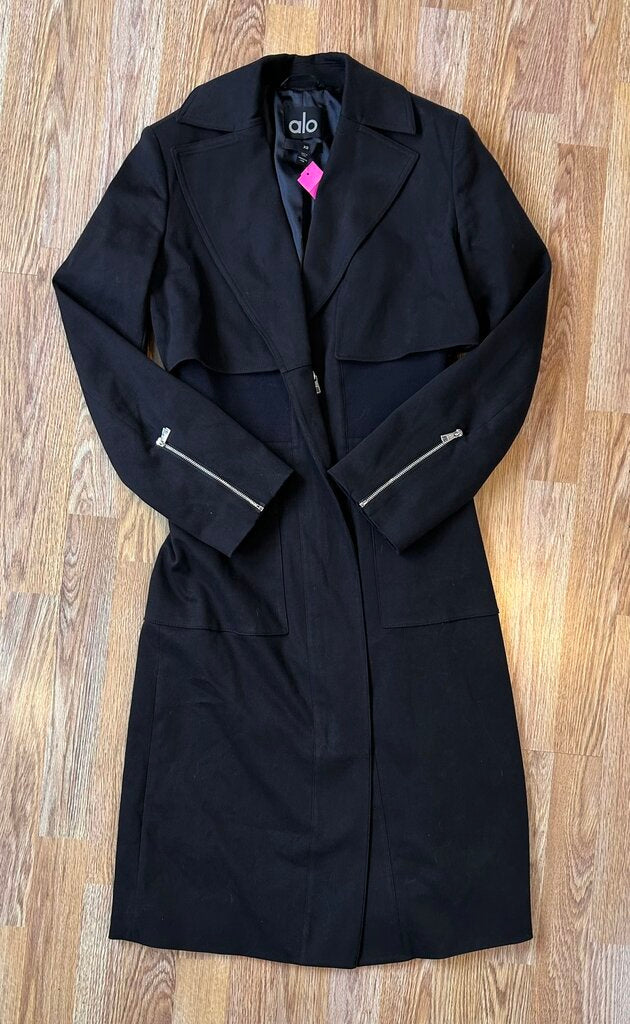 Alo Yoga collared soft rain repellant trench (XS)