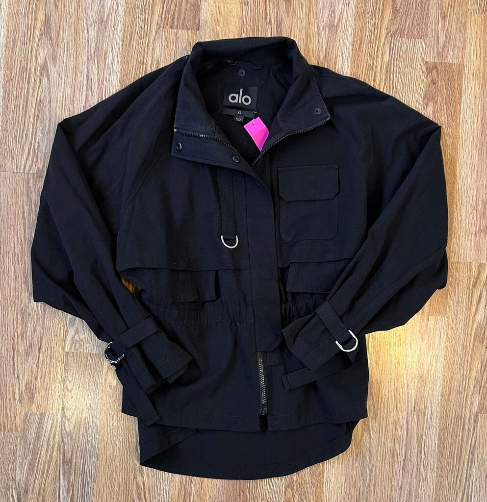 alo military-style mockneck cinchable jacket (XS)