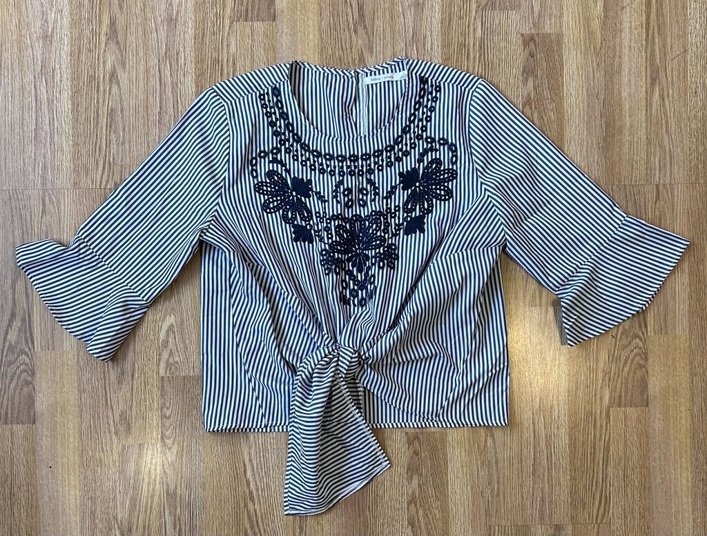 Bishop + Young tie waist embroidered blouse (L)