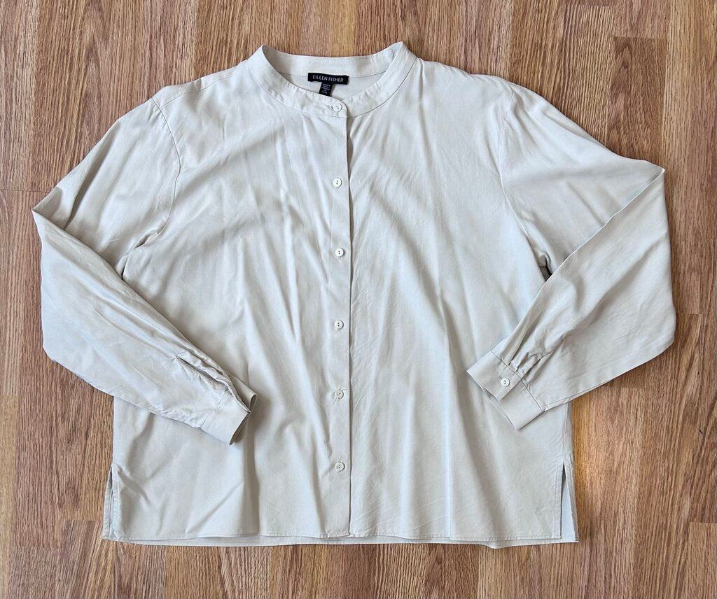 Eileen Fisher 100% silk banded collar button down (M)