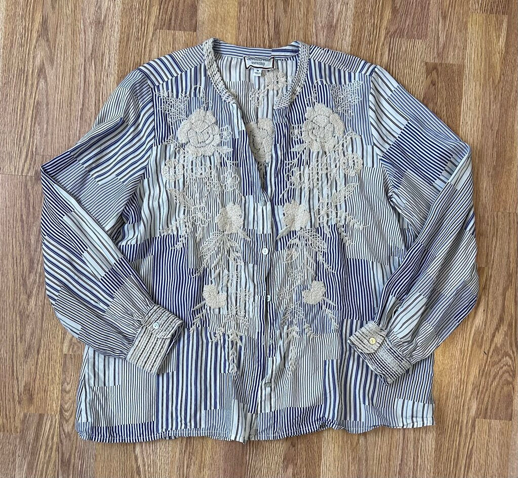 Johnny Was (Workshop) 100% silk embroidered blouse (M)