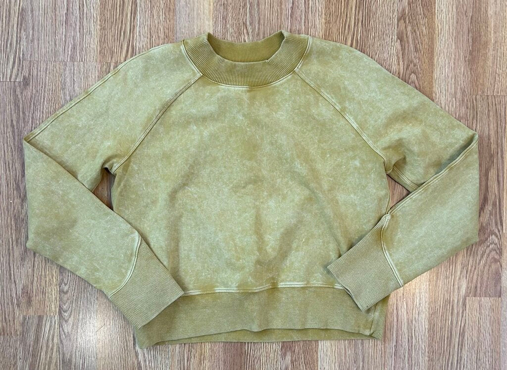 Lululemon "ready to roll" tie dye crew crop pullover (size 4)