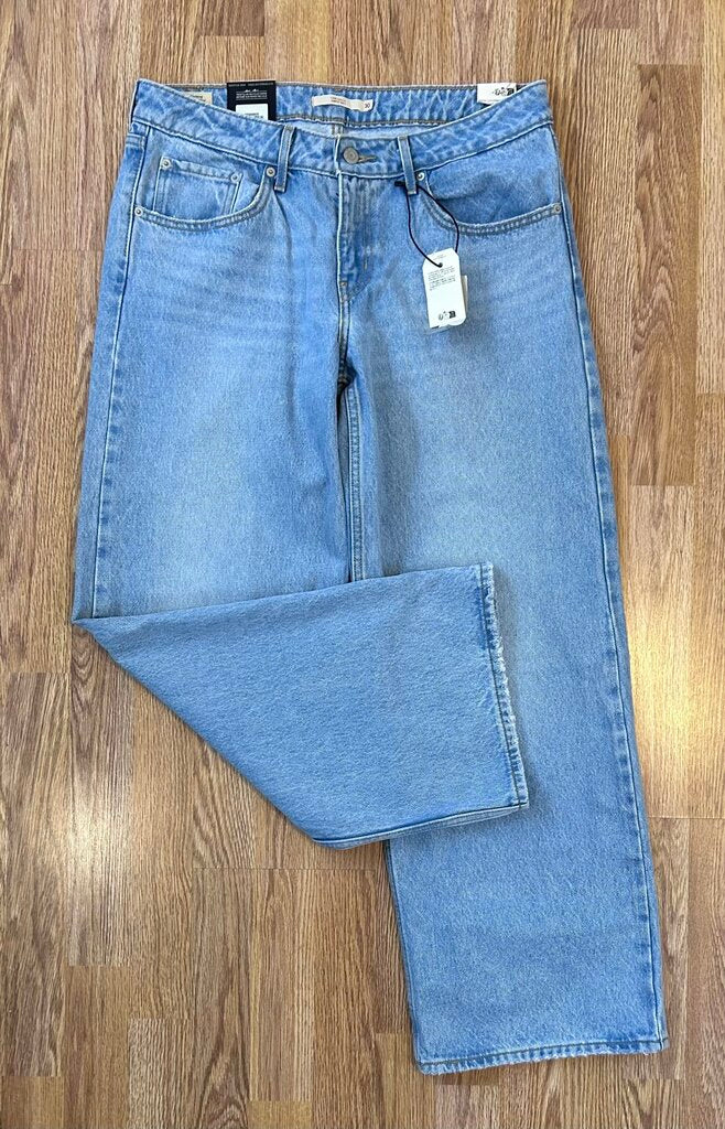 Levis NWT Low Loose jean (size 30)