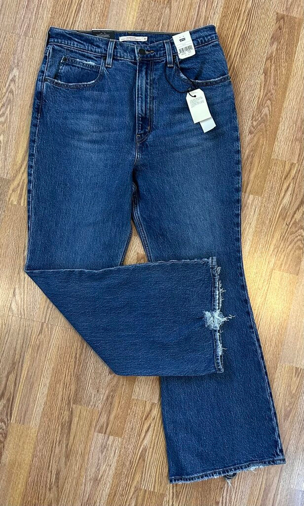Levis NWT 70s high flare jean (size 30)