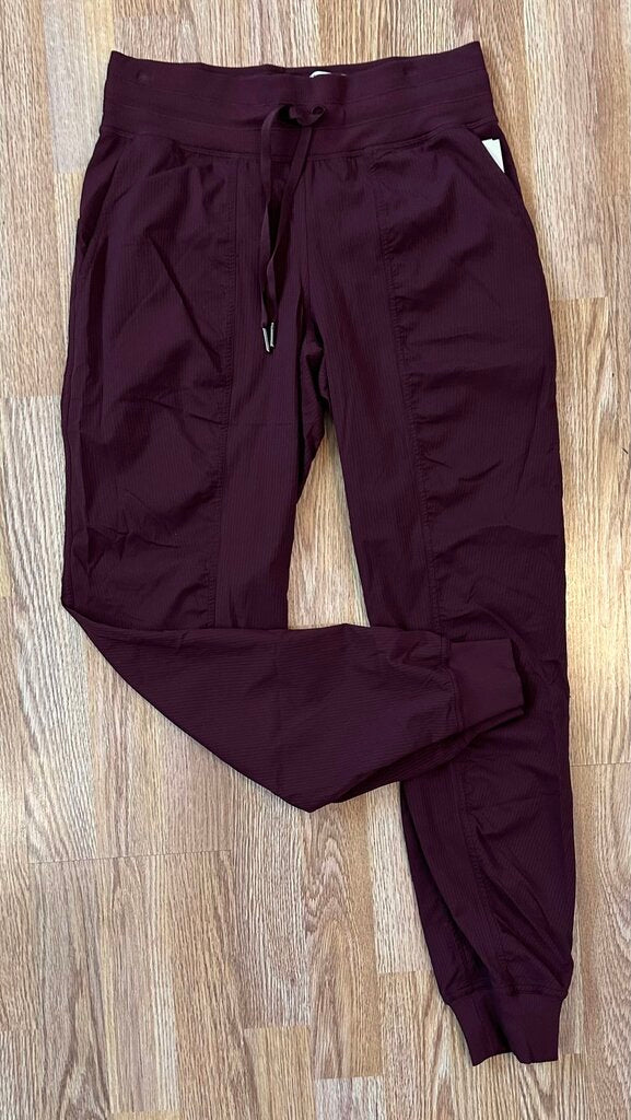 Lululemon "Dance Studio Jogger" (size 6)