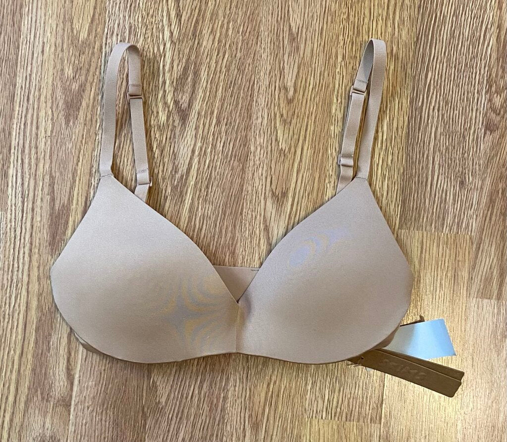 skims NWT t-shirt bra (size 30C)