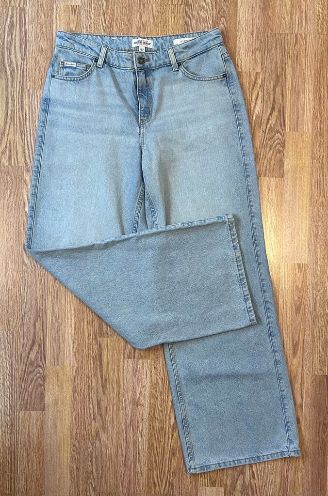 Guess mid rise super wide jean (size 30)