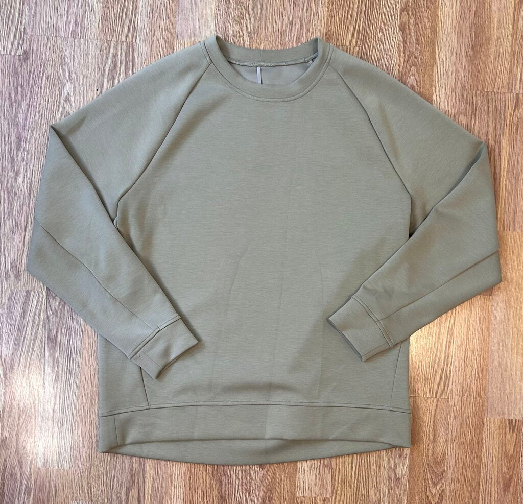 Lululemon softstreme-feel pullover (M)