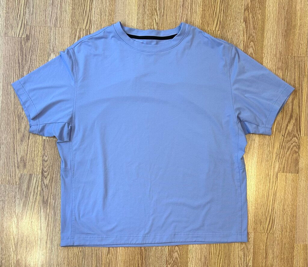 Lululemon crewneck tee (M)