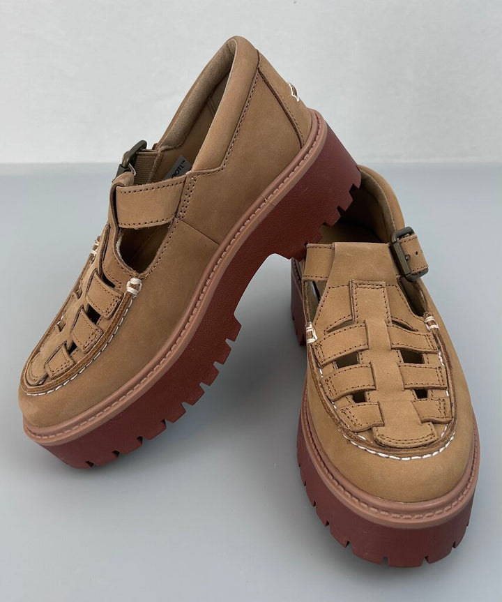 Timberlands stone street woven buckle platform (size 6)