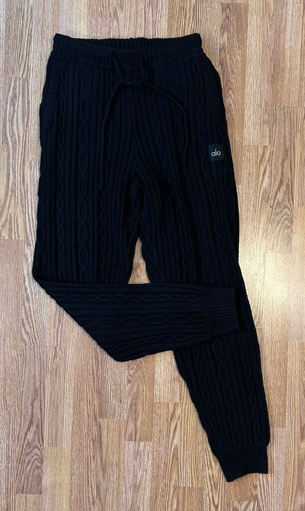 Alo Yoga "Winter Bliss" cableknit drawstring lounge pant (M)