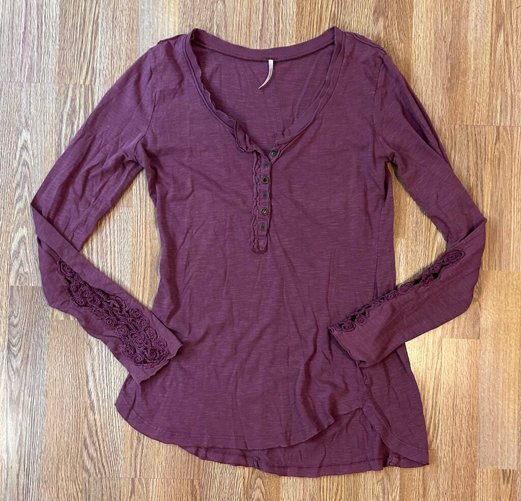 Free People NWT lace trimmed henley tee (L)