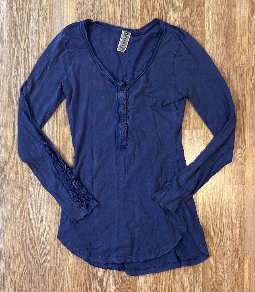 Free People NWT lace trimmed henley tee (L)