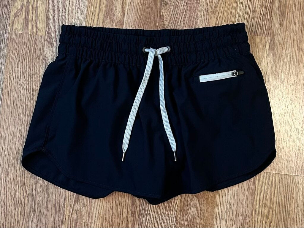 Vuori "Clementine" running shorts (S)