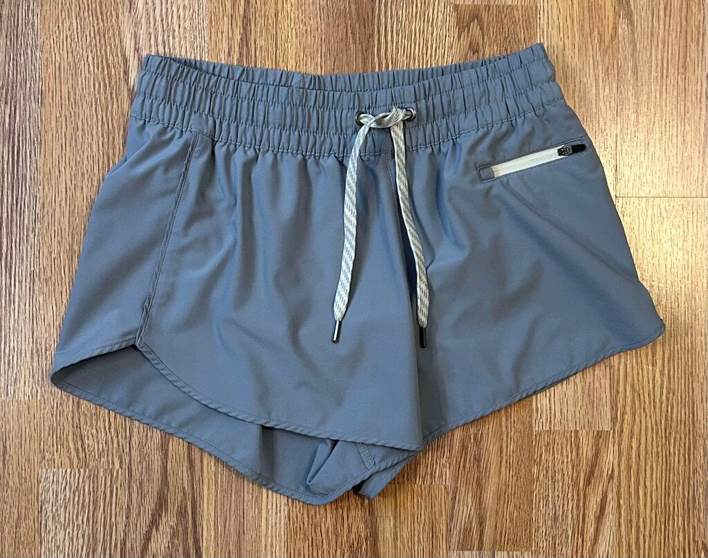 Vuori "Clementine" running shorts (S)