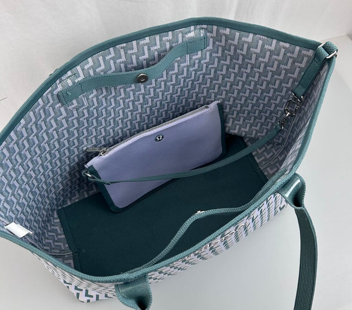 Lululemon classic knit tote with pouch