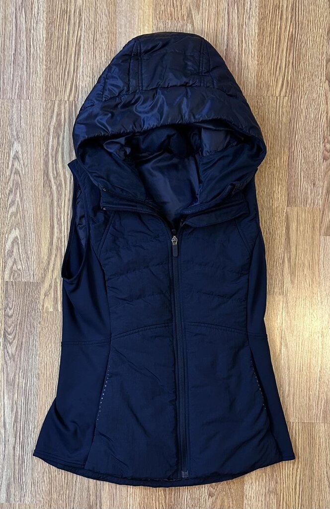 Lululemon Another Mile detachable hood vest (size 6)