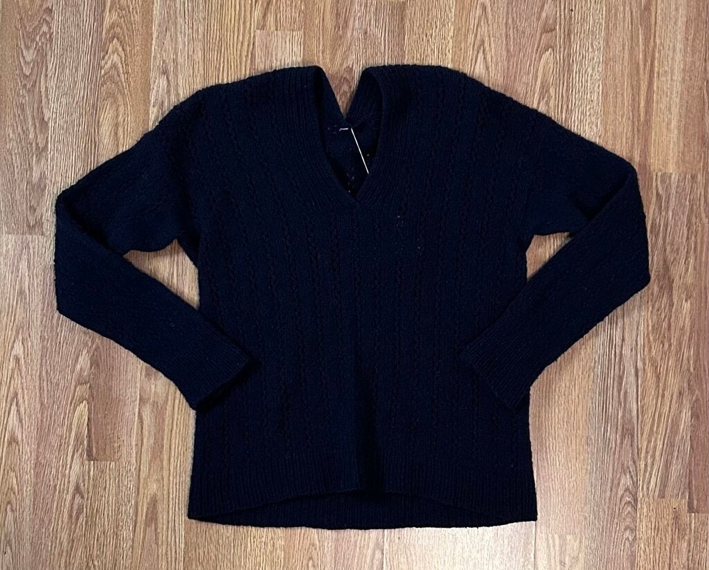 Hand knit 100% wool open weave v-neck sweater (S)