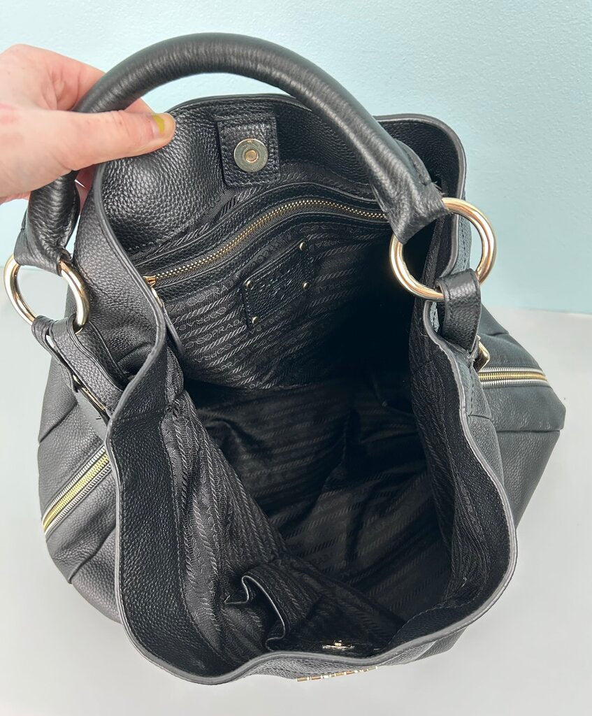 Prada daino pebbled leather zipper detail hobo bag