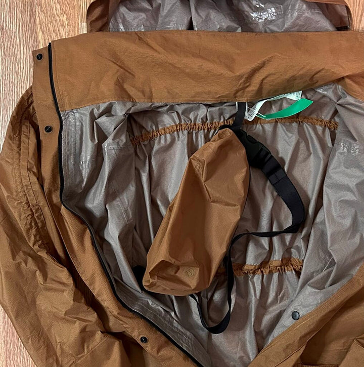 Lululemon "Smooth Departure" Jacket (size 8)