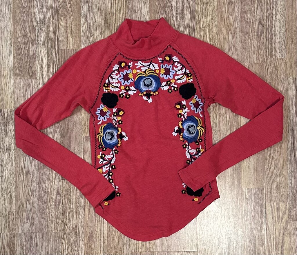 Free People embroidered mockneck round hem top (XS)