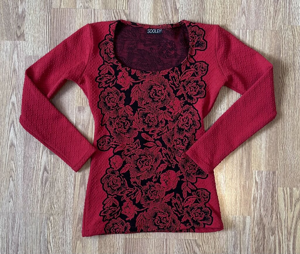 Sooley floral detail round neck stretchy top (S)
