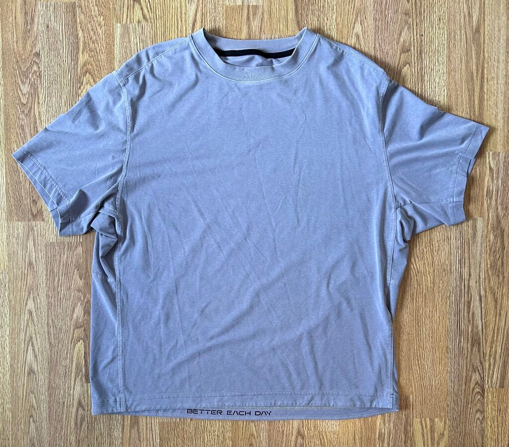 Lululemon 'Zeroed In' tee (L)