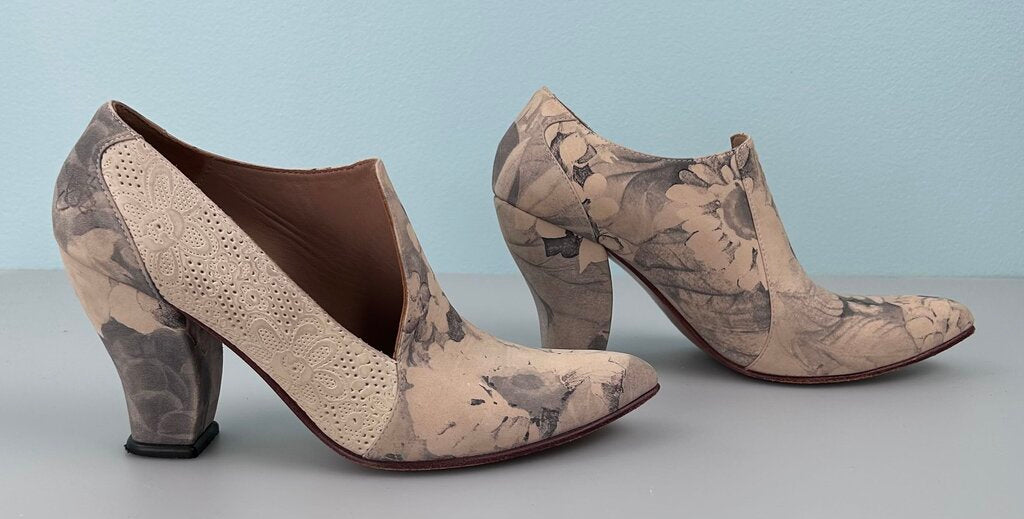 John Fluevog "Kendra" Floral cutout detail stacked heel (size 10)