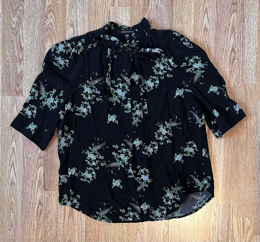 Judith & Charles floral pussybow silk button down (size 6)