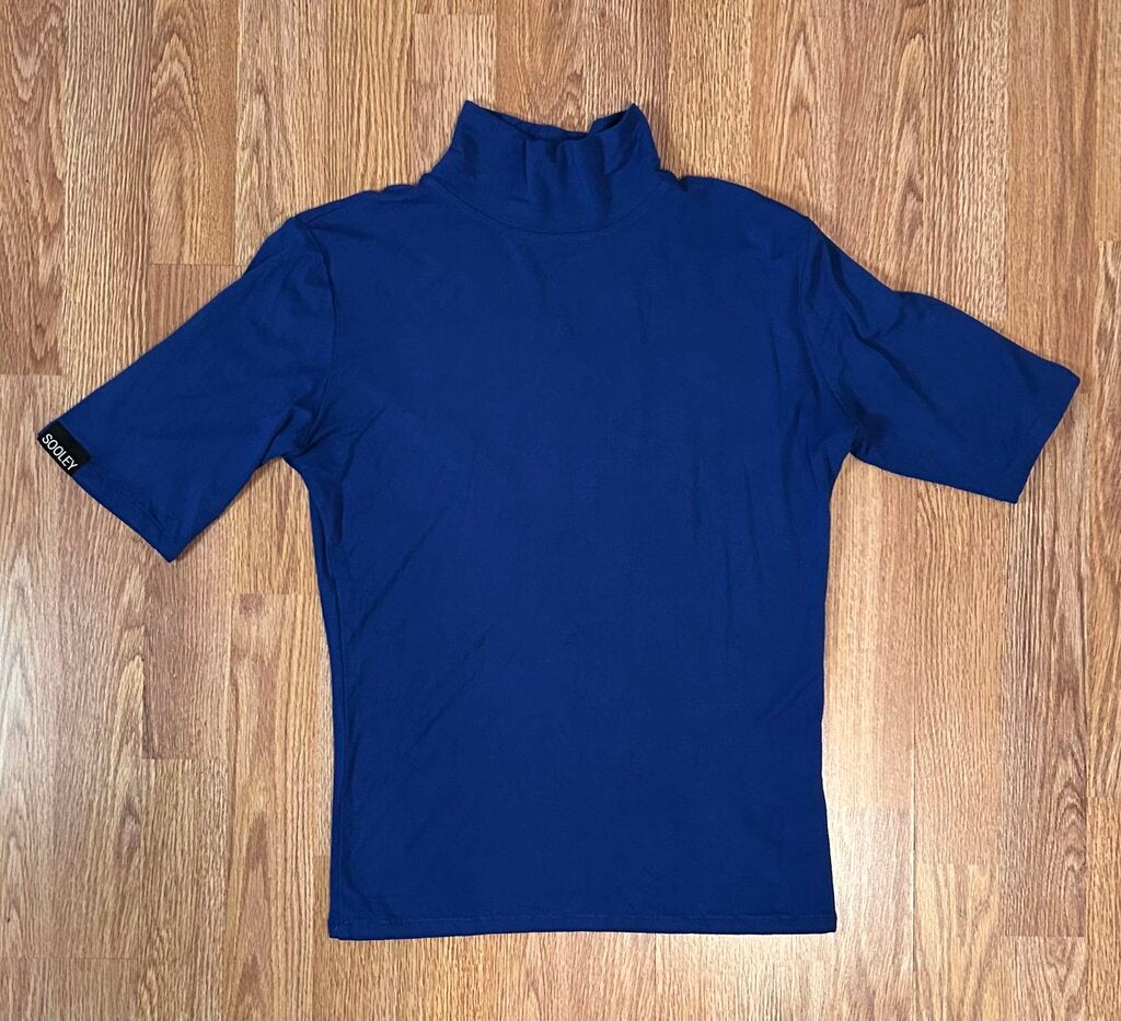 Sooley mock neck stretchy tee (L)