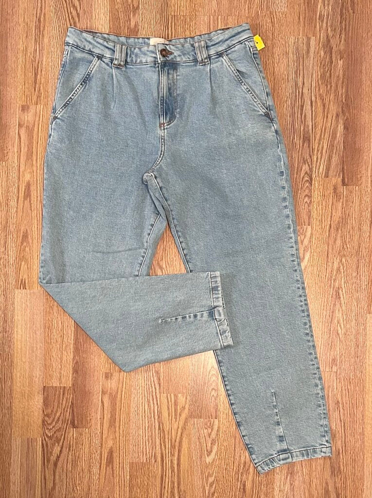 Sezane pleated crop taper ankle jean (size 8)