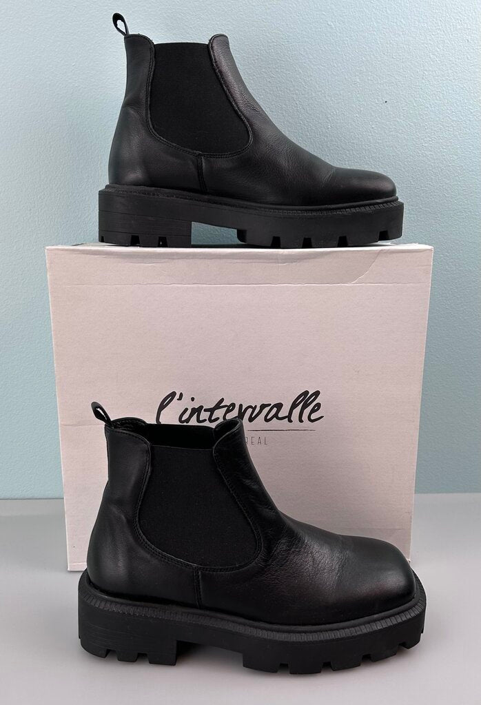 L'Intervalle square toe leather lug sole chelsea ankle boot (size 8.5)