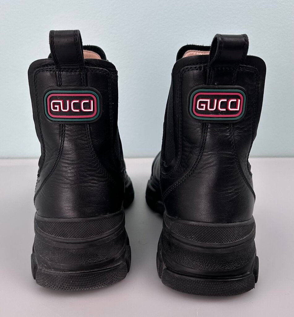 Gucci "Leon" lug sole leather chelsea boot (size 8.5)