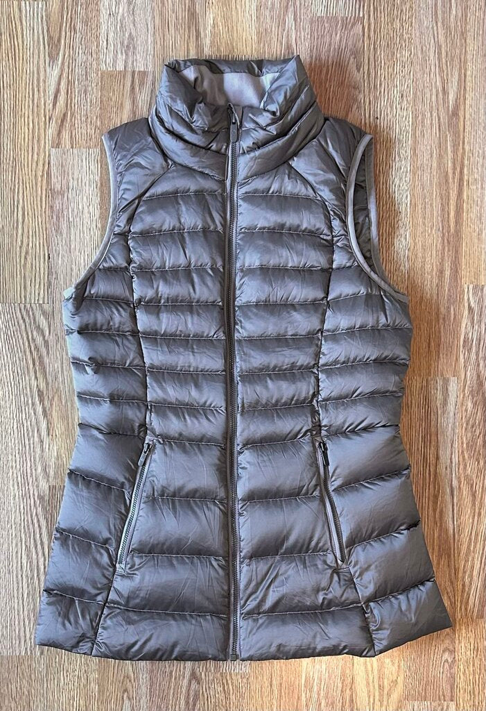 Lululemon 'Brave the Cold' Vest (size 4)
