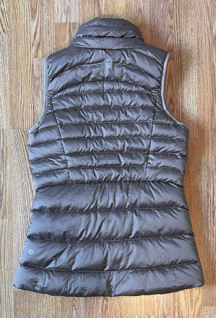 Lululemon 'Brave the Cold' Vest (size 4)